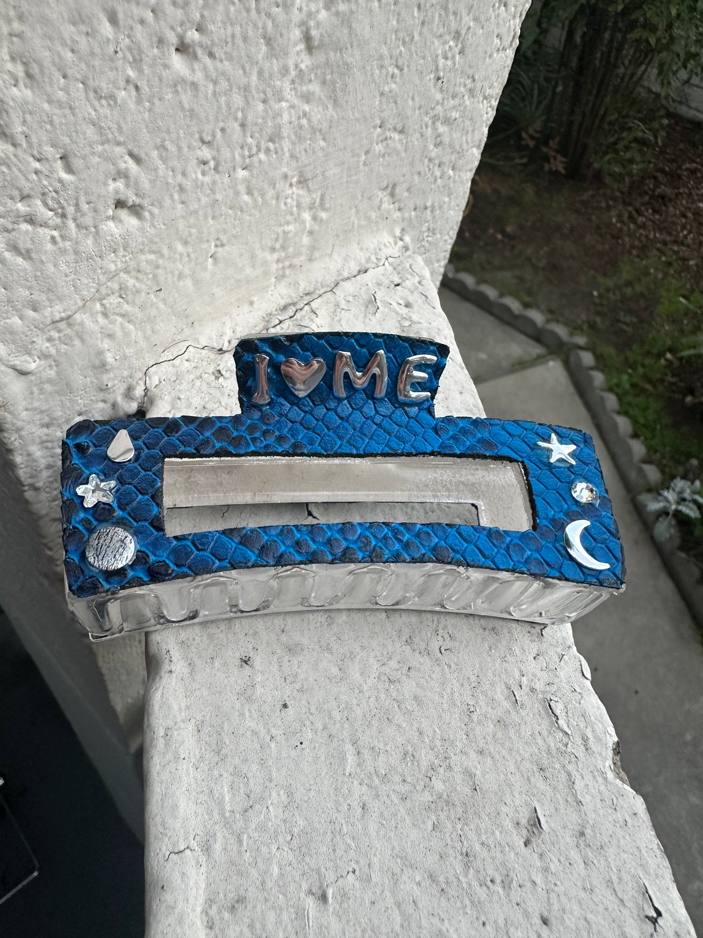 'I <3 ME' FAUX CROC / PLASTIC HAIR CLIP