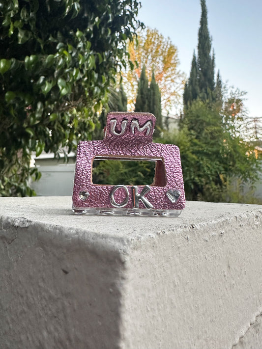 'UM OK' METALLIC LEATHER / PLASTIC HAIR CLIP MINI